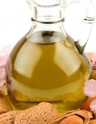 Mách bạn dầu hạnh nhân mua ở đâu là tốt nhất