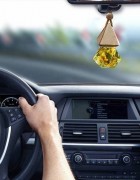 Cách để nhận biết tinh dầu khử mùi ô tô có tốt không 